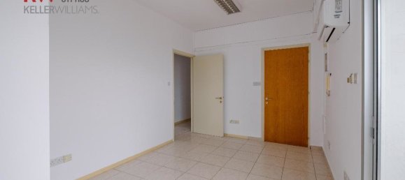 Офис 184м² в Никосия, Кипр № 26007 13