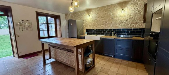 6 bedrooms House in Sarthe, France No. 299958 8