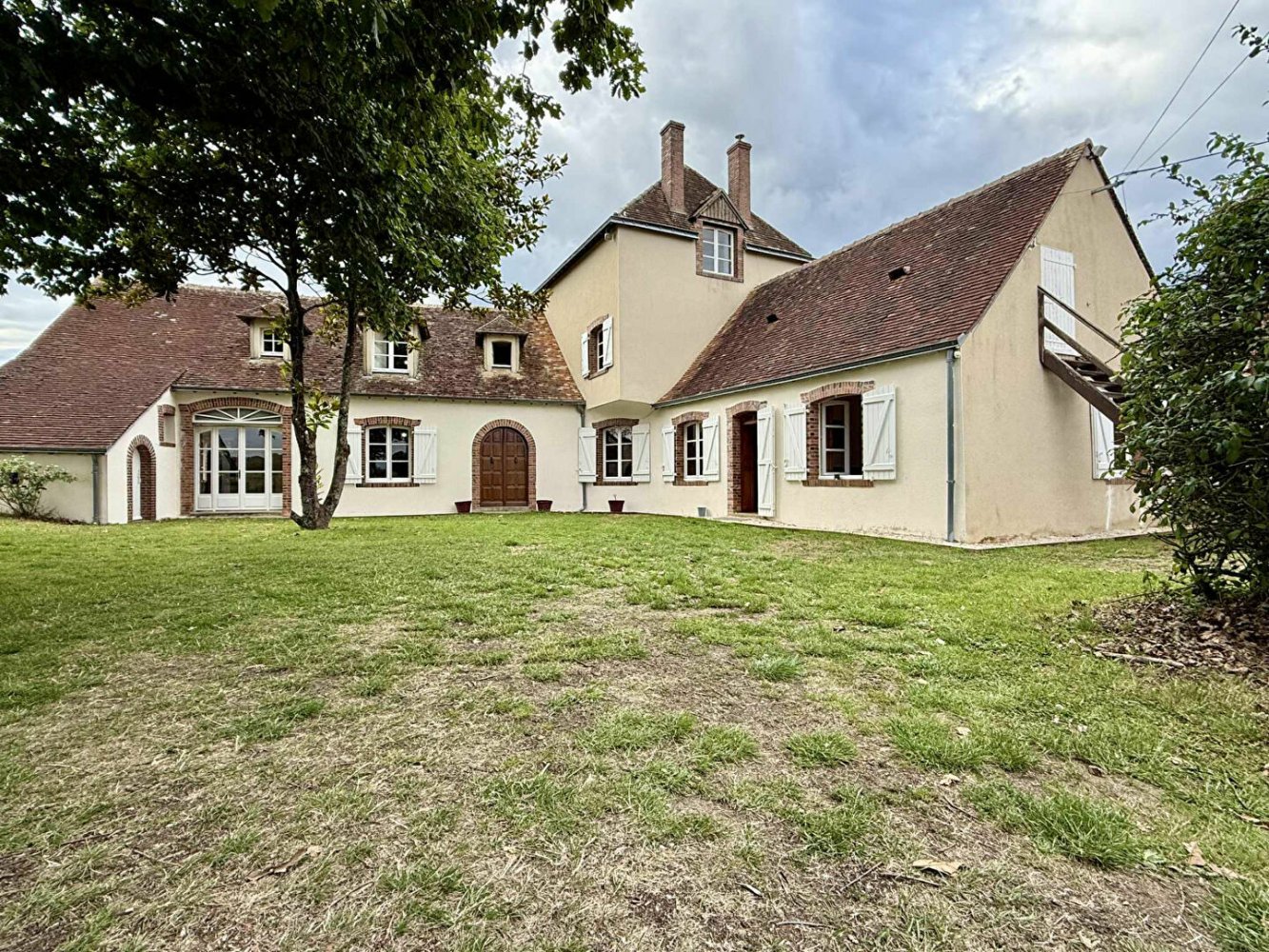 6 bedrooms House in Sarthe, France No. 299958