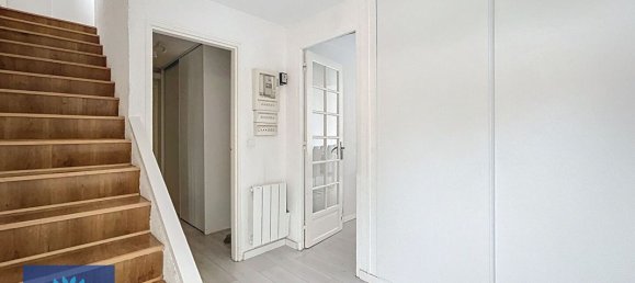 Casa de 3 dormitorios en Lisses, France No. 166492 2