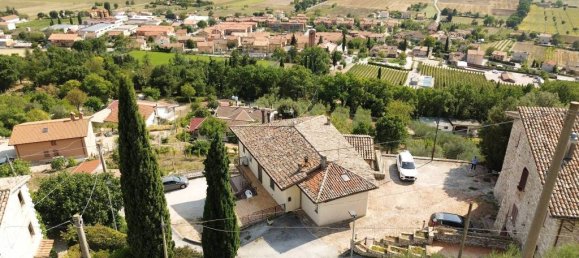 25 rooms Castles in Gubbio, Italy No. 310933 2