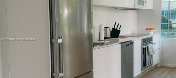 1 dormitorio propiedad comercial en alquiler en Miami, Miami-Dade, Florida, USA № 615374 2