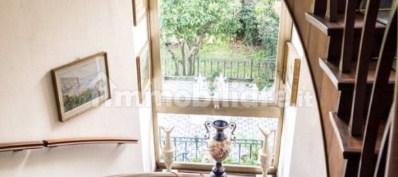 7 bedrooms Villa in Naples, Italy No. 207313 10