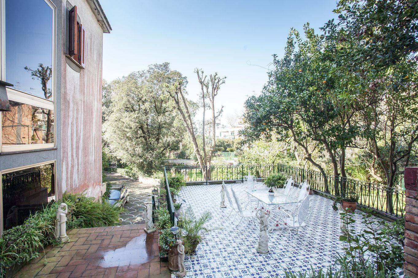 7 bedrooms Villa in Naples, Italy No. 207313