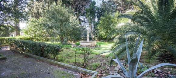 7 bedrooms Villa in Naples, Italy No. 207313 9