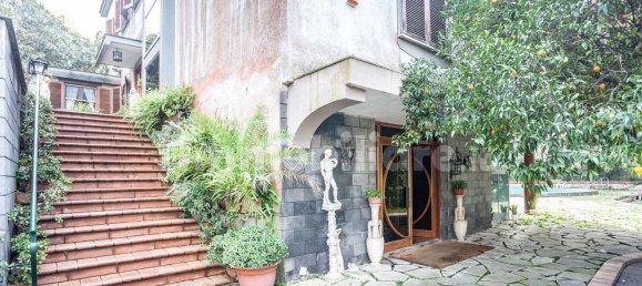 7 bedrooms Villa in Naples, Italy No. 207313 14