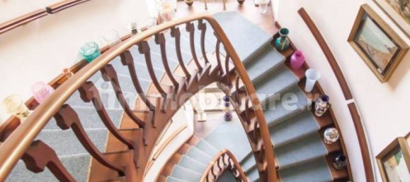 7 bedrooms Villa in Naples, Italy No. 207313 15