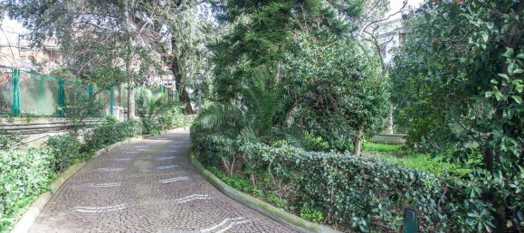 7 bedrooms Villa in Naples, Italy No. 207313 3