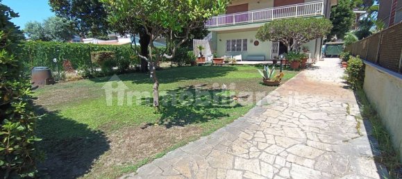 Вилла с 2 спальнями в Фьюмичино, Италия № 304045 23