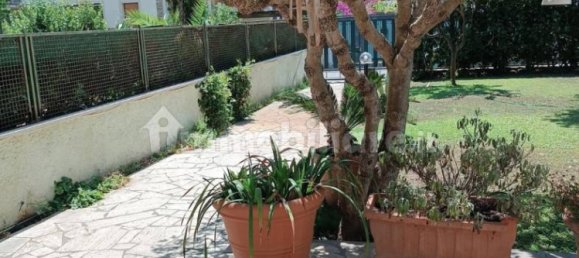 Вилла с 2 спальнями в Фьюмичино, Италия № 304045 13