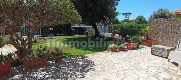 Вилла с 2 спальнями в Фьюмичино, Италия № 304045 6