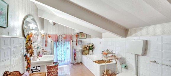 14 rooms House in Campogalliano, Italy No. 295669 25