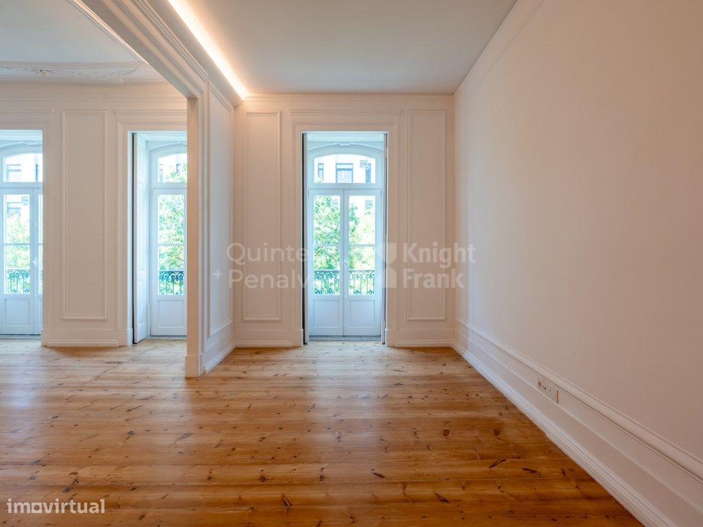 3 bedrooms Apartment in Lisbon, Portugal No. 231264