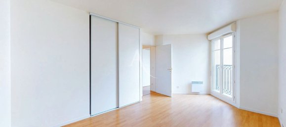 2 bedrooms Apartment in Le Plessis-Robinson, France No. 325399 5