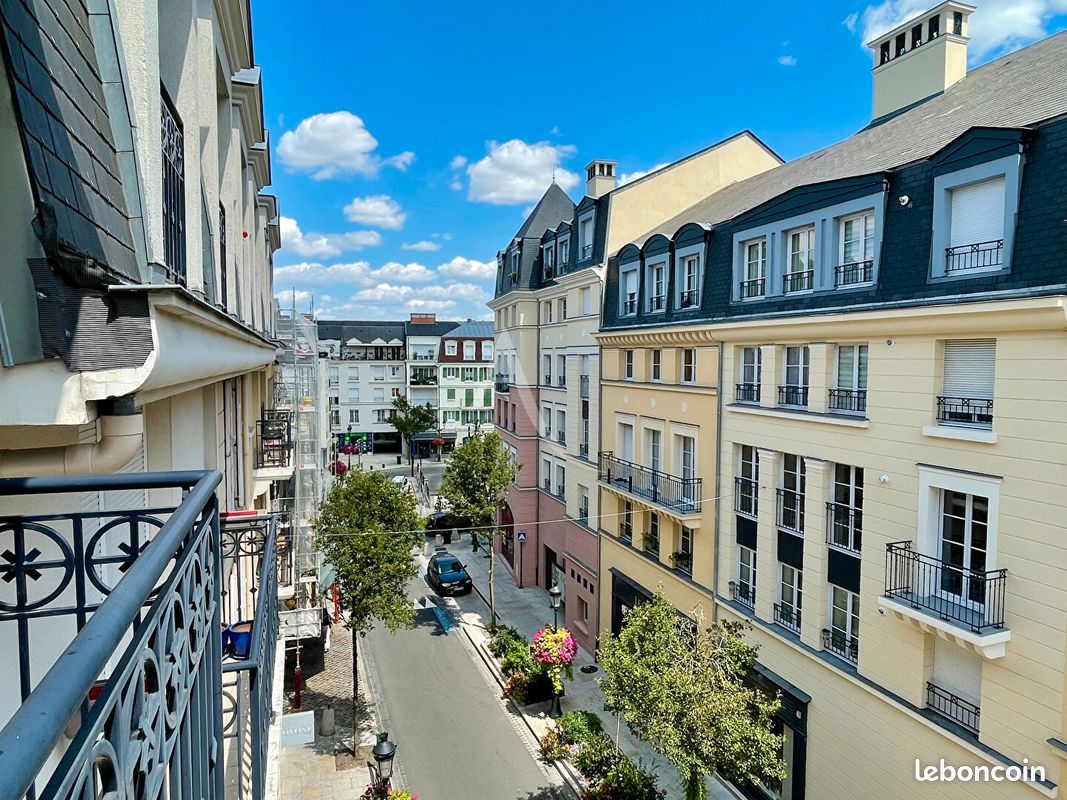 2 bedrooms Apartment in Le Plessis-Robinson, France No. 325399