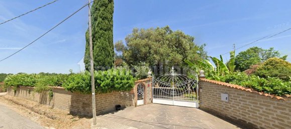 3 bedrooms Villa in Aprilia, Italy No. 278975 4