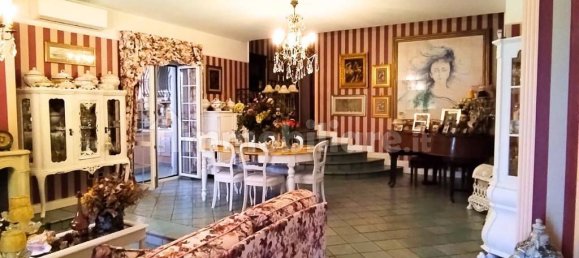 3 bedrooms Villa in Aprilia, Italy No. 278975 5