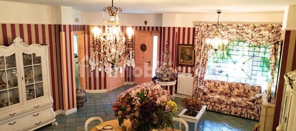 3 bedrooms Villa in Aprilia, Italy No. 278975 7