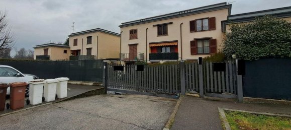 Dúplex de 3 habitaciónes en Tradate, Italy No. 315062 7