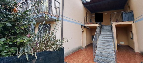 Dúplex de 3 habitaciónes en Tradate, Italy No. 315062 10