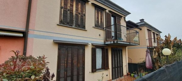 Dúplex de 3 habitaciónes en Tradate, Italy No. 315062 9