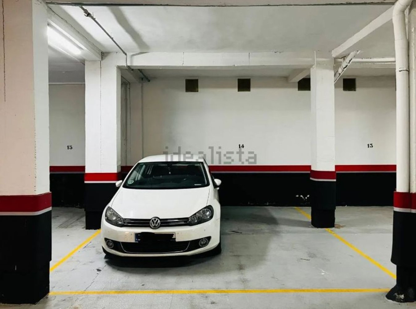  Garage in Segovia, Spain No. 251597