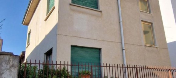 Villa de 5 dormitorios en Giussano, Italy No. 364330 4