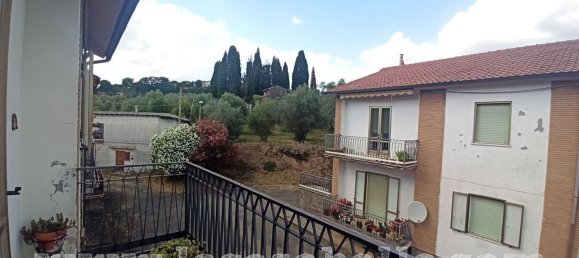 4 rooms Apartment in Viterbo, Italy No. 32141 10