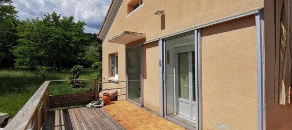 Casa de 4 dormitorios en Mercuer, France No. 305071 2