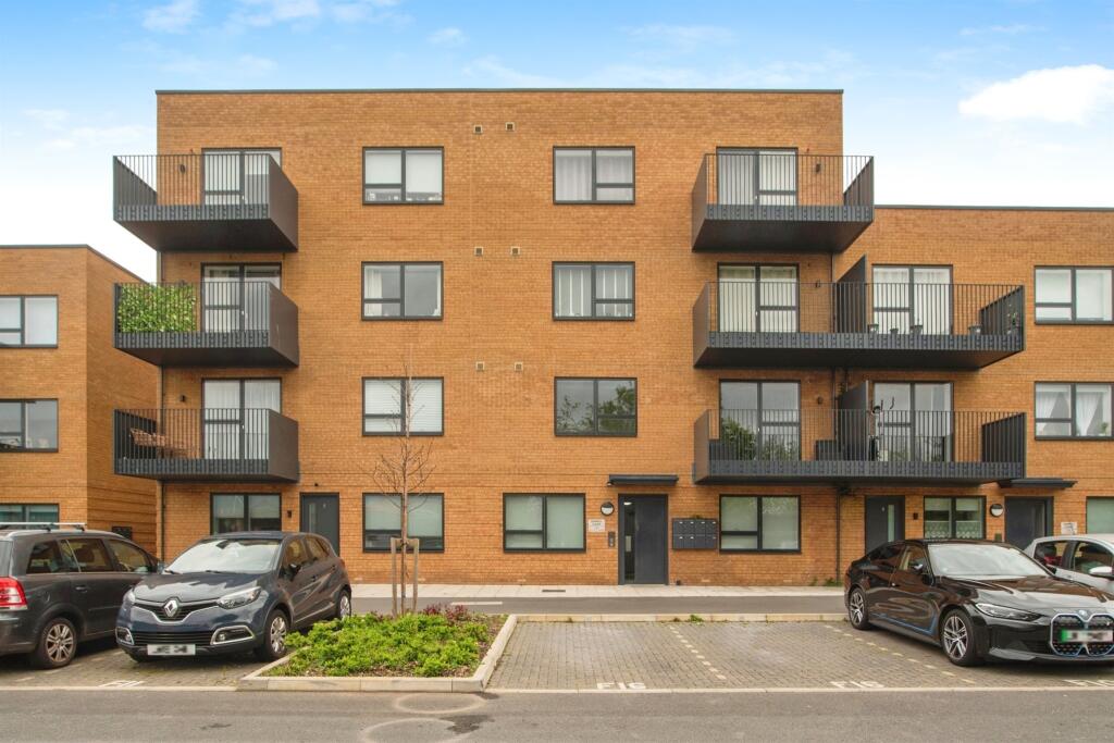 2 bedrooms Apartment in Watford, United Kingdom No. 6101