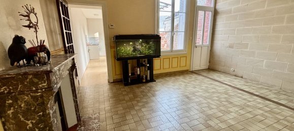 3 bedrooms House in Soissons, France No. 255945 6