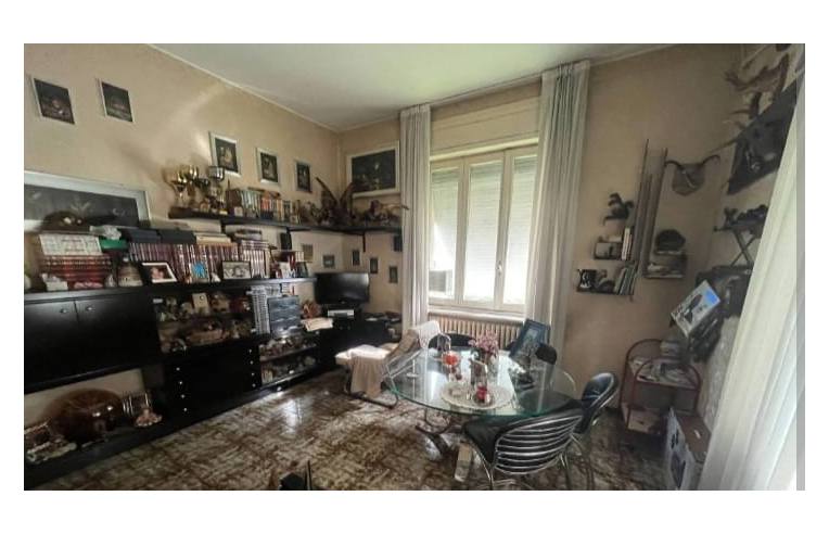 Вилла с 5 спальнями в Бусто Арсицио, Италия № 275922