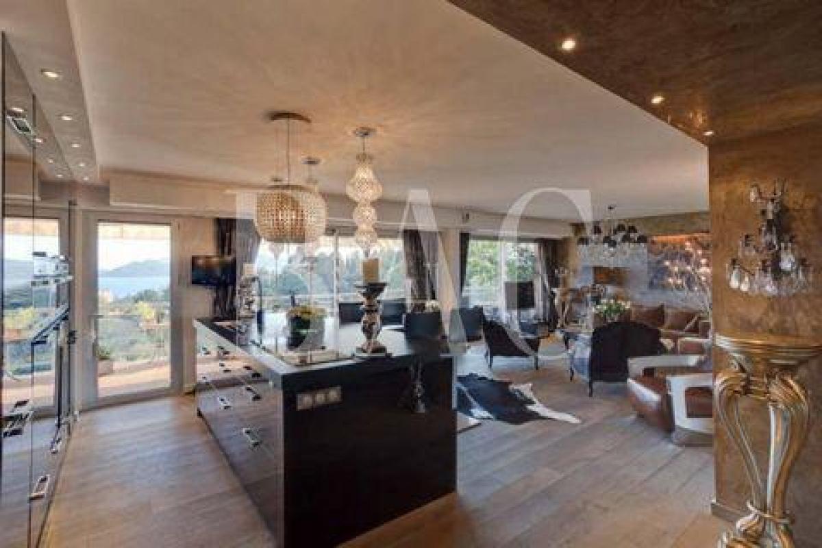 Кондоминиум  с 2 спальнями в Канны, Франция № 5480