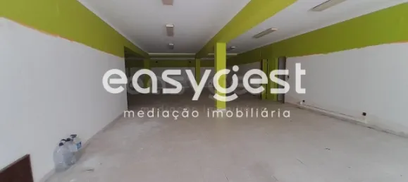137m² Commercial property in Beja, Portugal No. 33168 11
