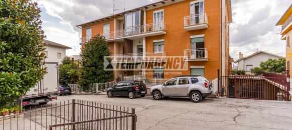 3 rooms Apartment in Monte San Giusto, Italy No. 275061 3