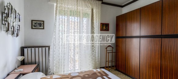 3 rooms Apartment in Monte San Giusto, Italy No. 275061 7