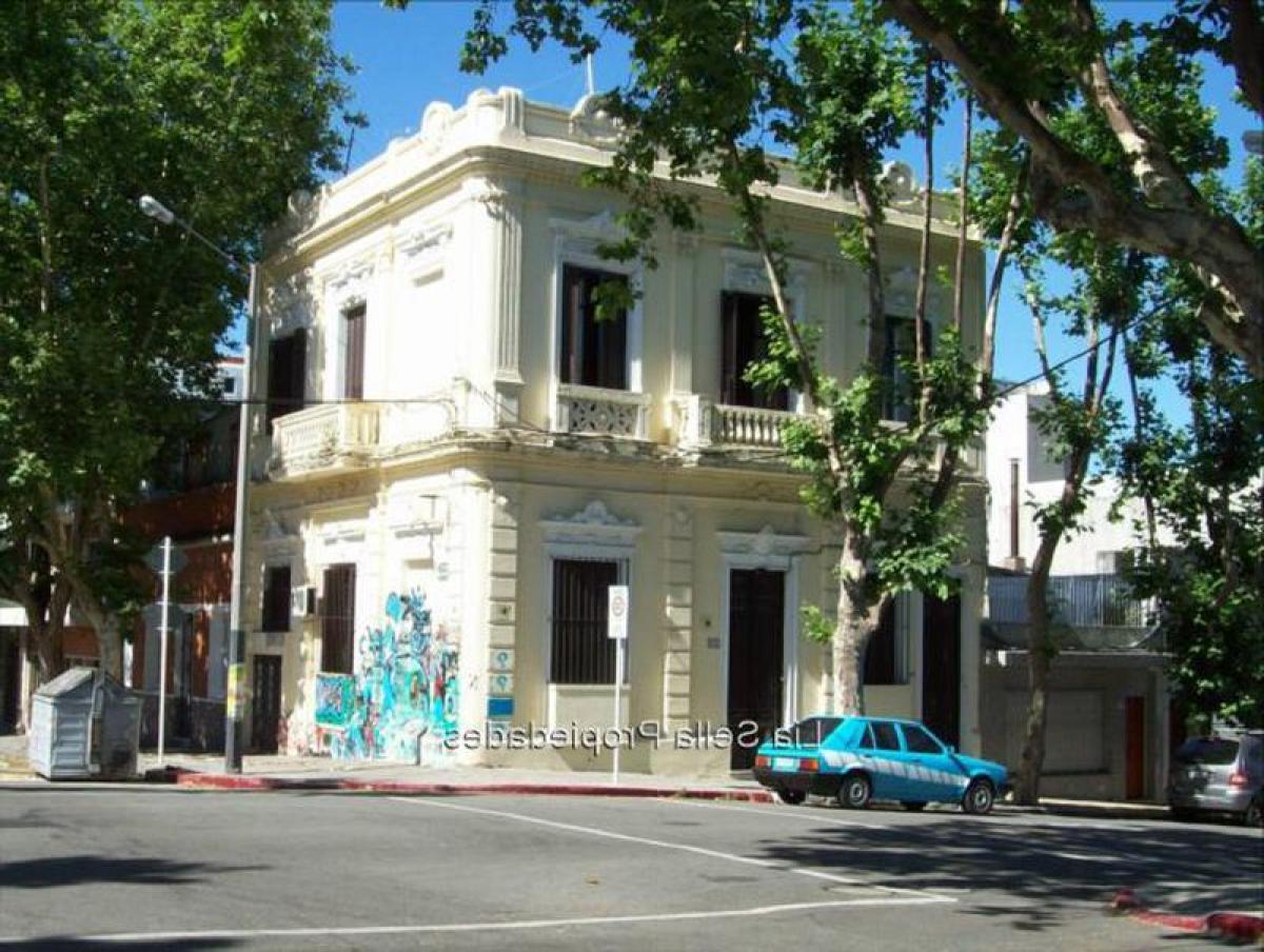 8 bedrooms House in Montevideo, Uruguay No. 12376