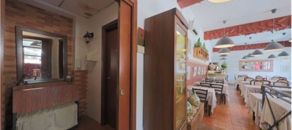 6 rooms Commercial property in Rome, Italy No. 279164 2