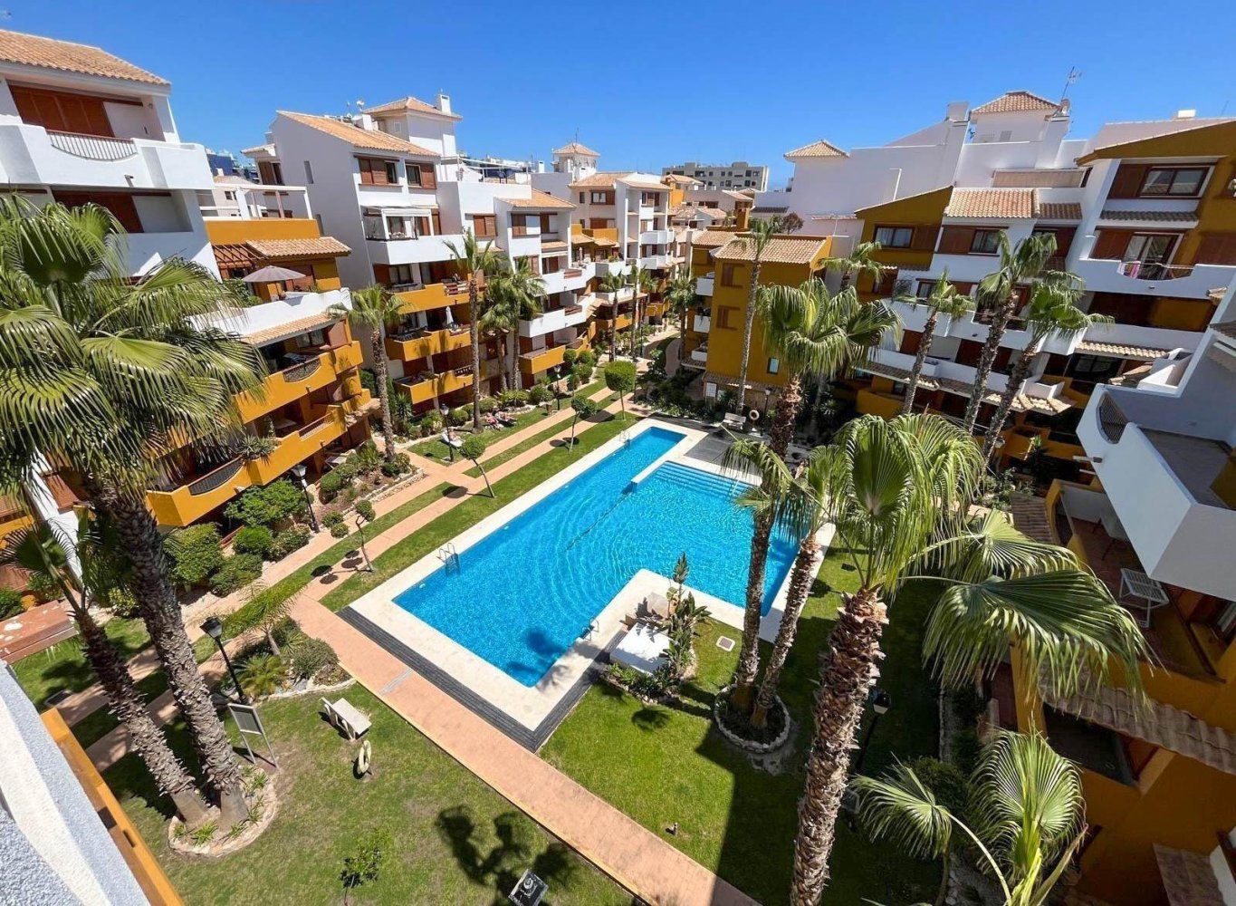1 chambre appartement à vendre à Torrevieja, Alicante, Valencian Community, Spain № 368975