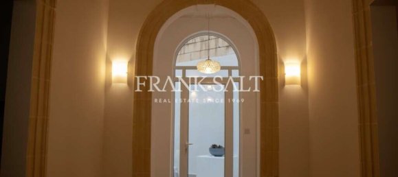 Таунхаус с 1 спальней в Мсида, Мальта № 9941 11