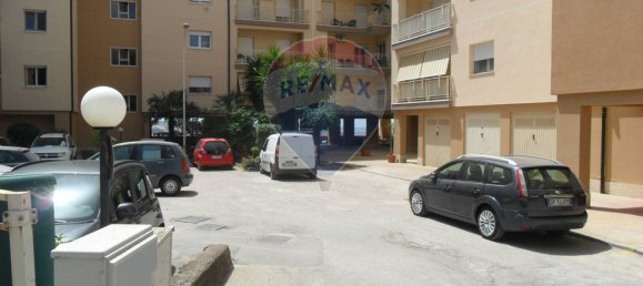 3 bedrooms Apartment in Caltanissetta, Italy No. 83435 8