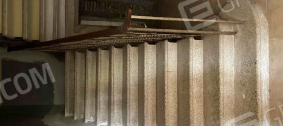 Apartamento de 9 habitaciónes en Ferrara, Italy No. 19549 10