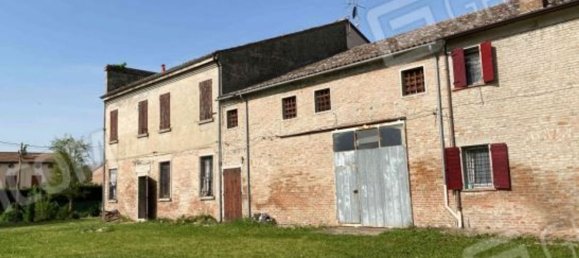 Apartamento de 9 habitaciónes en Ferrara, Italy No. 19549 4