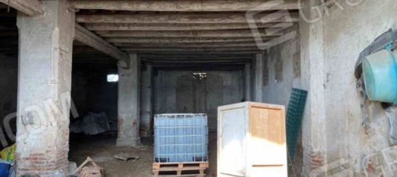 Apartamento de 9 habitaciónes en Ferrara, Italy No. 19549 12