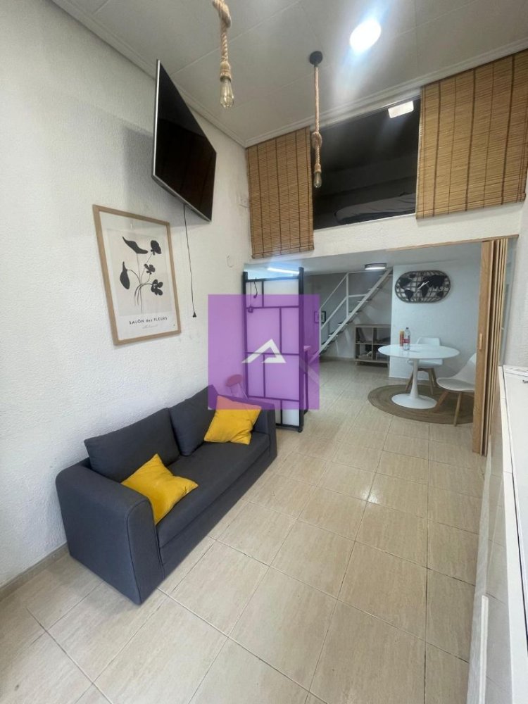  عقار تجاري في Valencia, Spain 34متر مربع رقم 155280