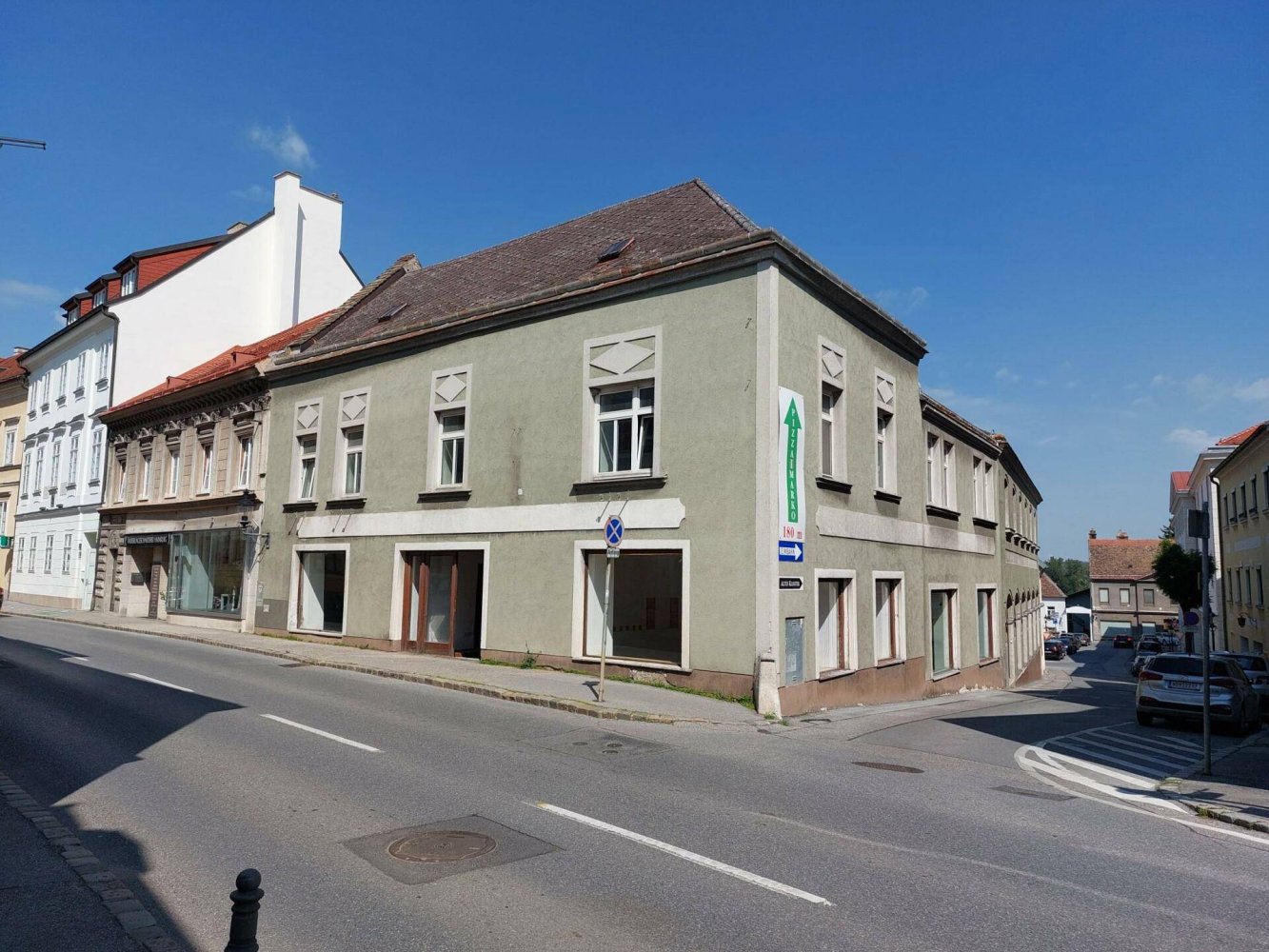 1350m² Building in Bruck an der Leitha, Austria No. 53875