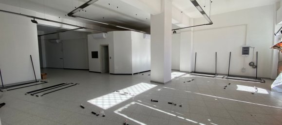 Propiedad comercial en Lioni, Italy 318 m² No. 255010 9