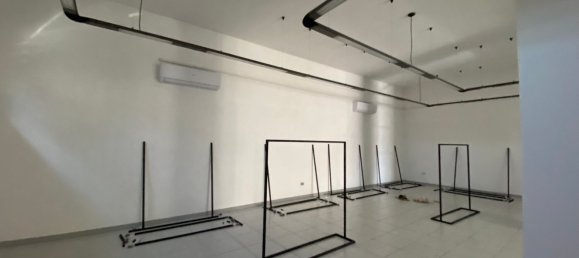 Propiedad comercial en Lioni, Italy 318 m² No. 255010 10