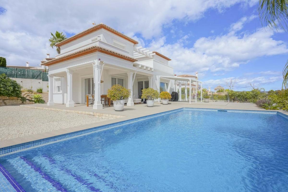 5 bedrooms Villa in Javea, Spain No. 12471