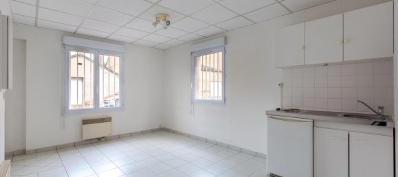 1 bedroom Apartment in Blois, France No. 225943 3